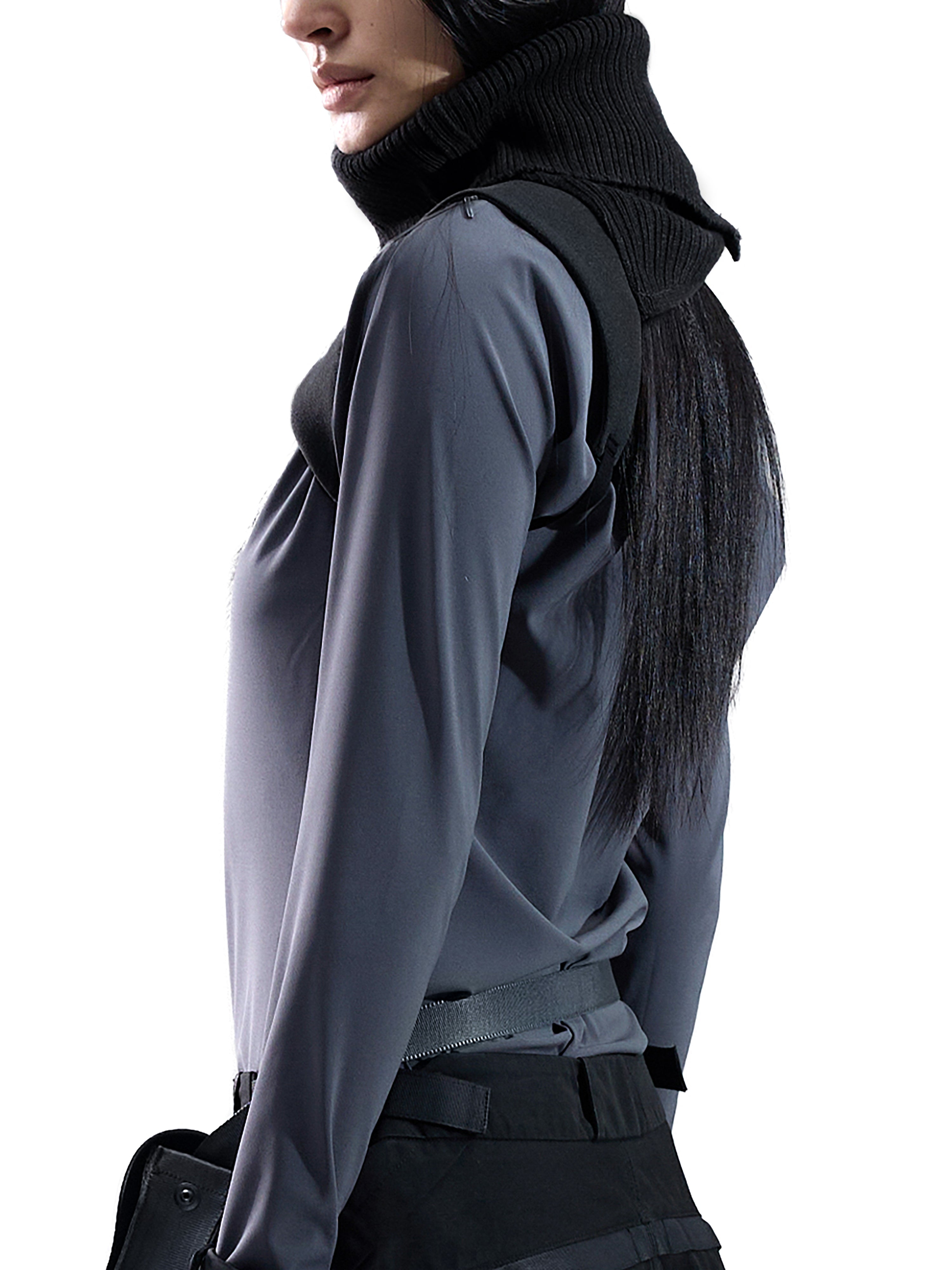 HARNESSED NECK WARMER