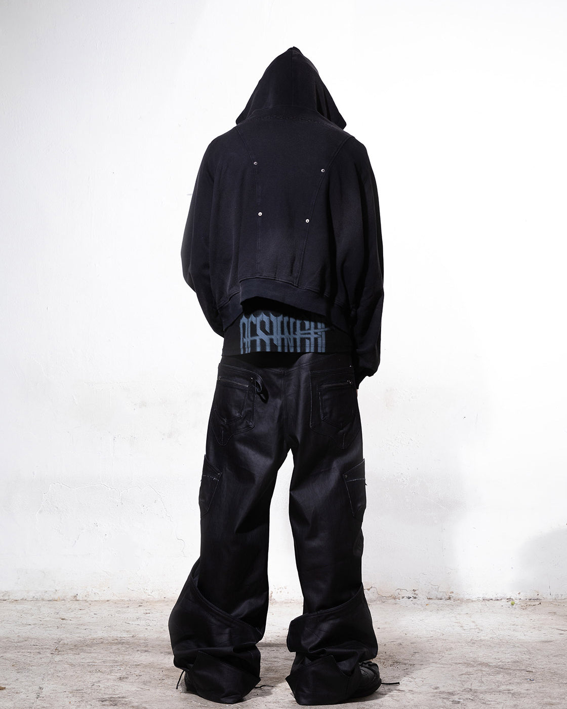 背带拉链连帽衫