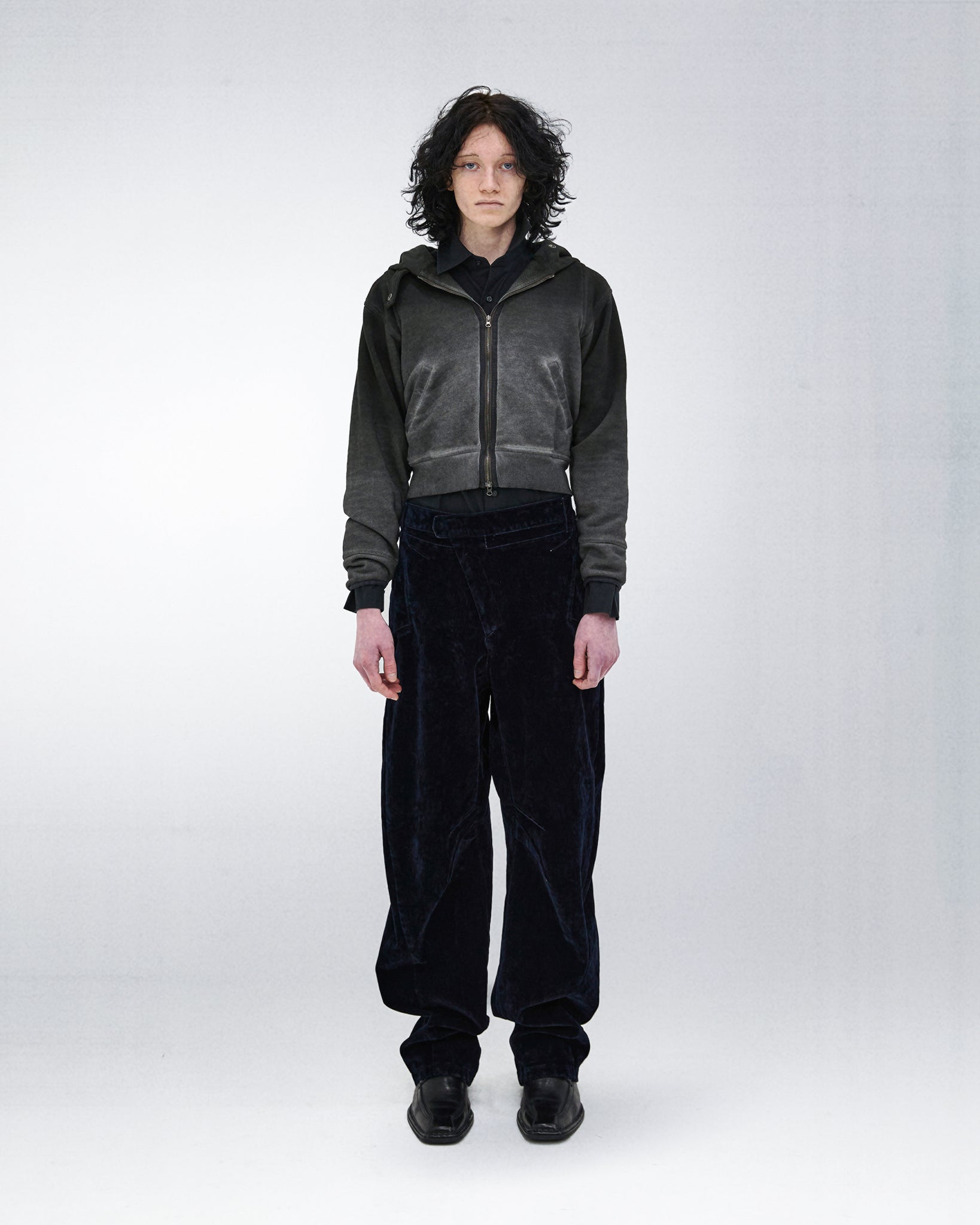 CROPPED ZIP UP HOODIE