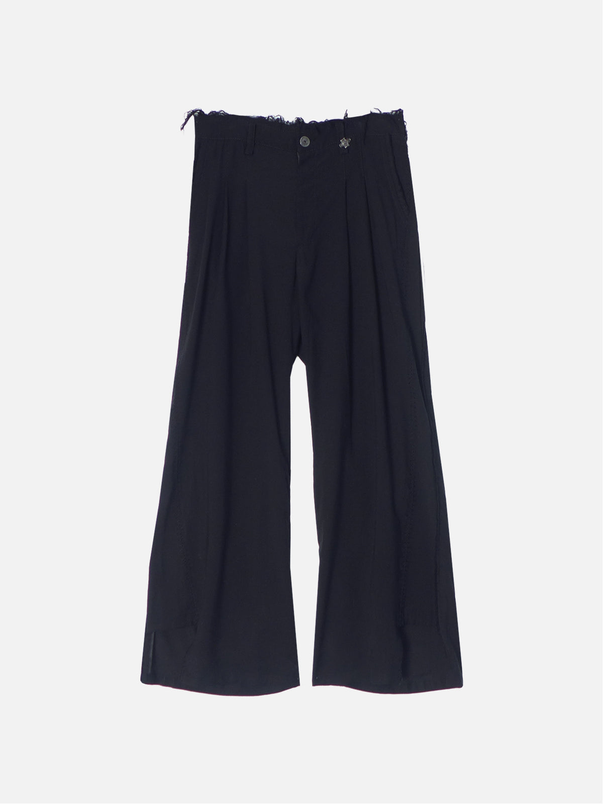 HOSE MIT WEITEM BEIN