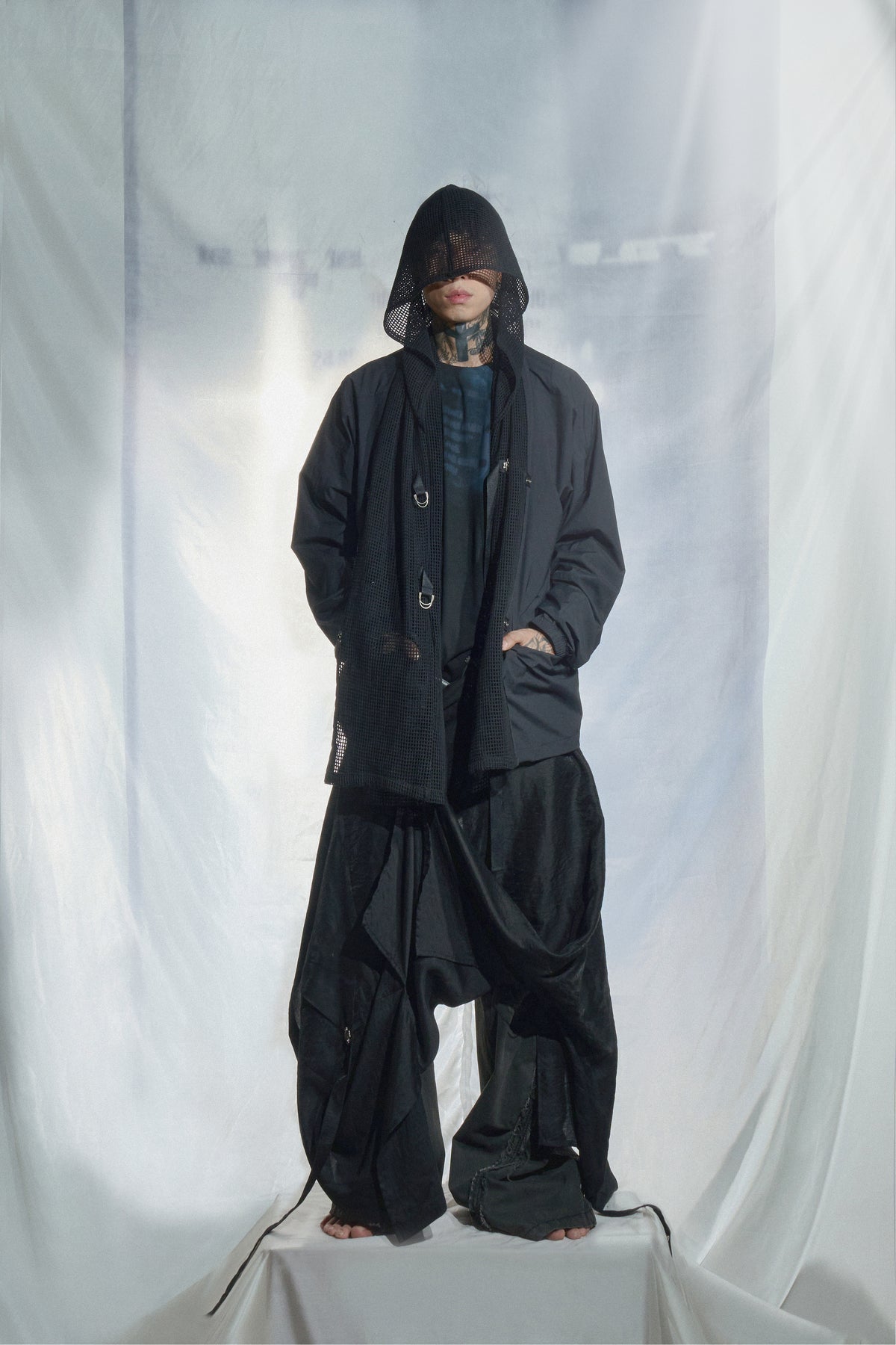 WANDELBARE WINDBREAKER MIT KAPUZE